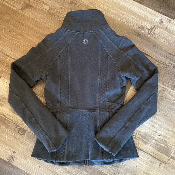 Lululemon It’s Happening Jacket Heathered Deep Coal - Picture 6 of 9